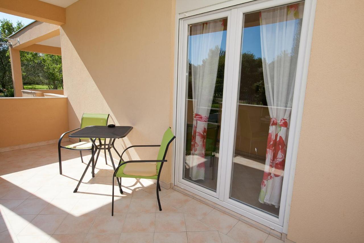 Apartmani Lea ستاريغغاد باكلينتسا المظهر الخارجي الصورة