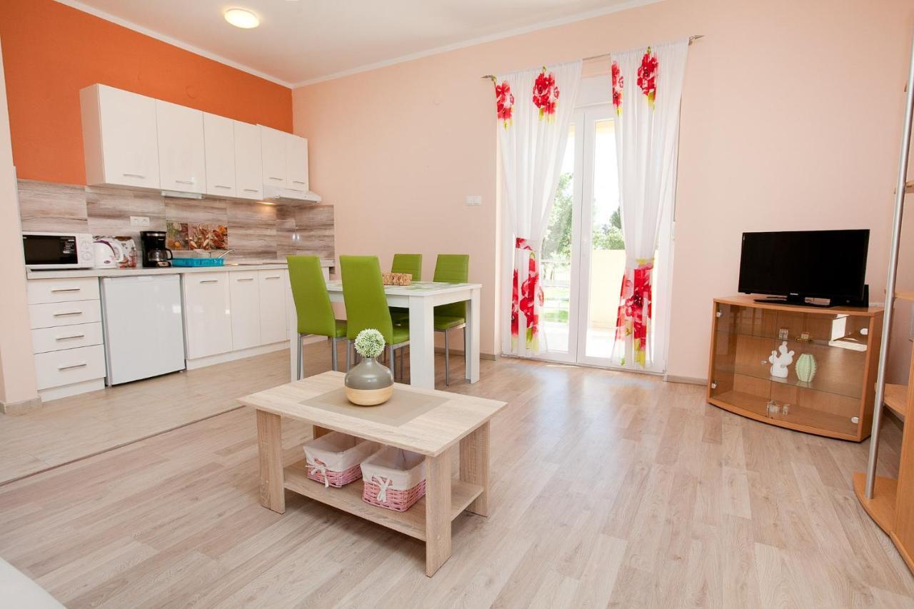 Apartmani Lea ستاريغغاد باكلينتسا المظهر الخارجي الصورة