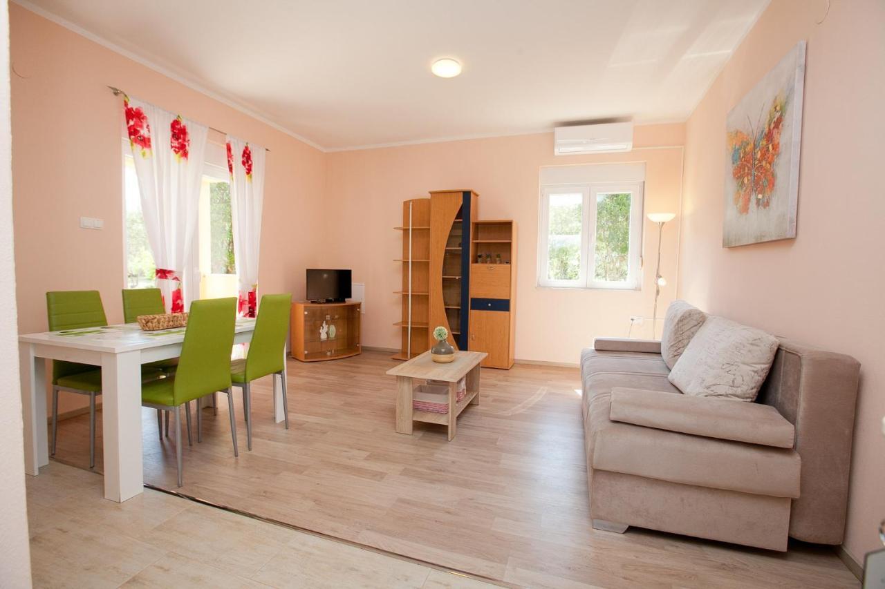 Apartmani Lea ستاريغغاد باكلينتسا المظهر الخارجي الصورة