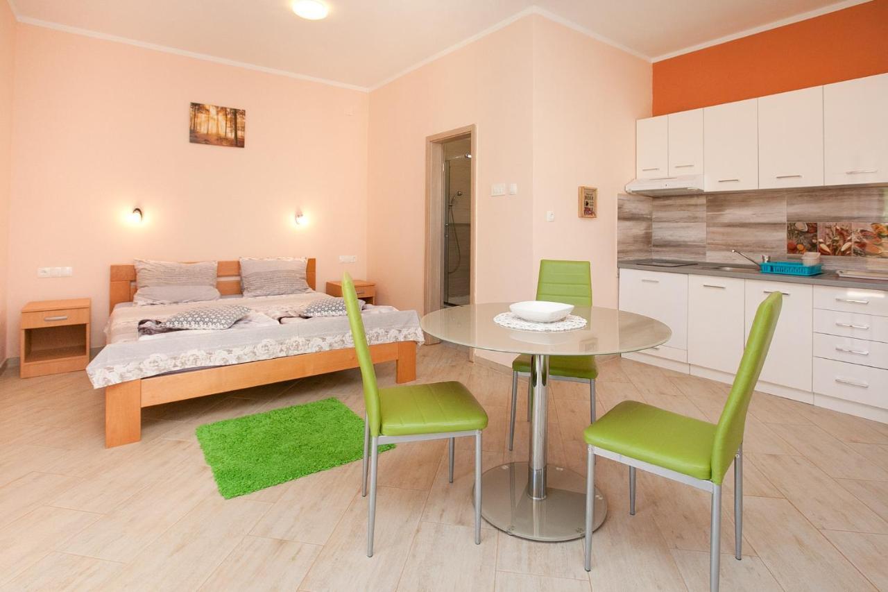 Apartmani Lea ستاريغغاد باكلينتسا المظهر الخارجي الصورة