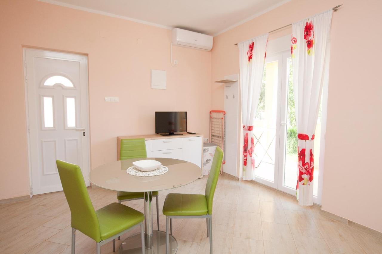 Apartmani Lea ستاريغغاد باكلينتسا المظهر الخارجي الصورة