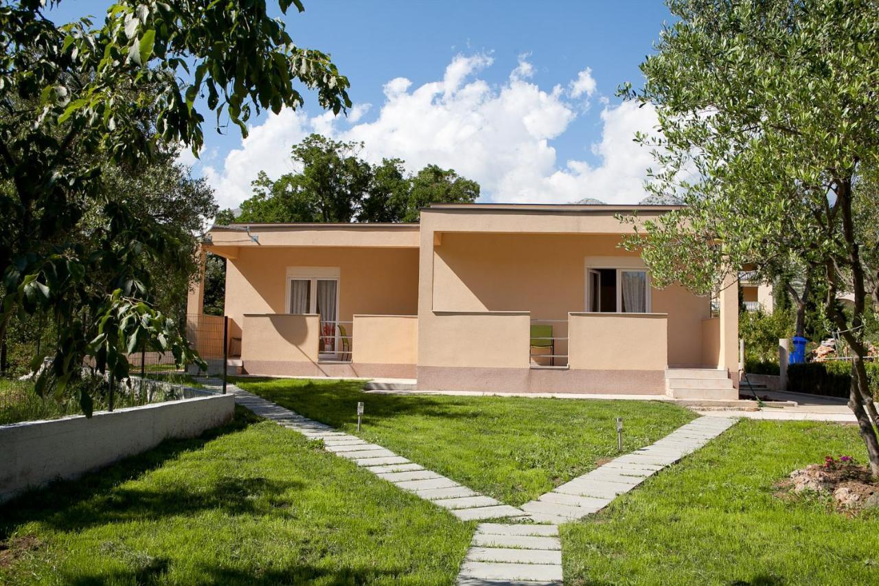 Apartmani Lea ستاريغغاد باكلينتسا المظهر الخارجي الصورة